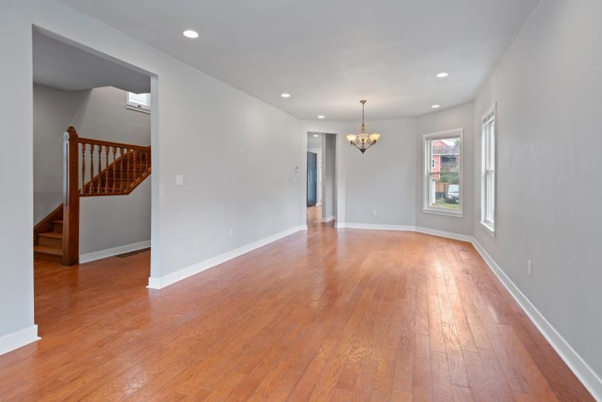 4647 N Winchester Ave - Photo 4 of 10