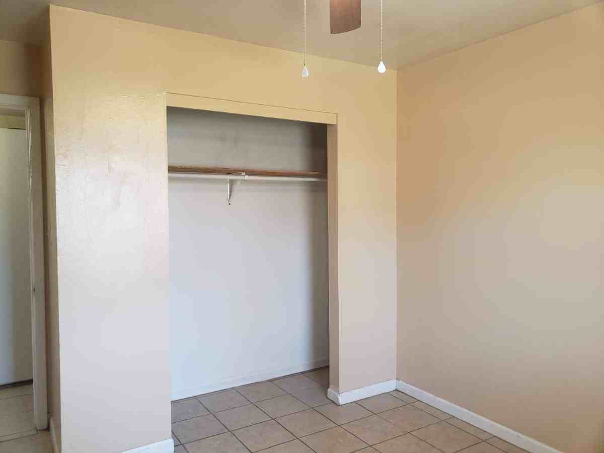 15310 B, Bellaire Ave - Photo 5 of 10