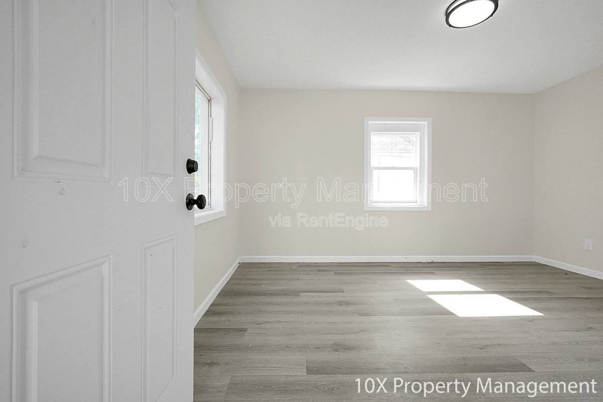 685 S Wheatland Ave - Photo 3 of 20