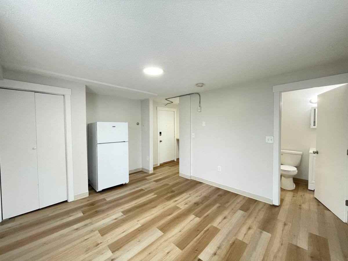 251 Pine St #204 - Photo 4 of 8