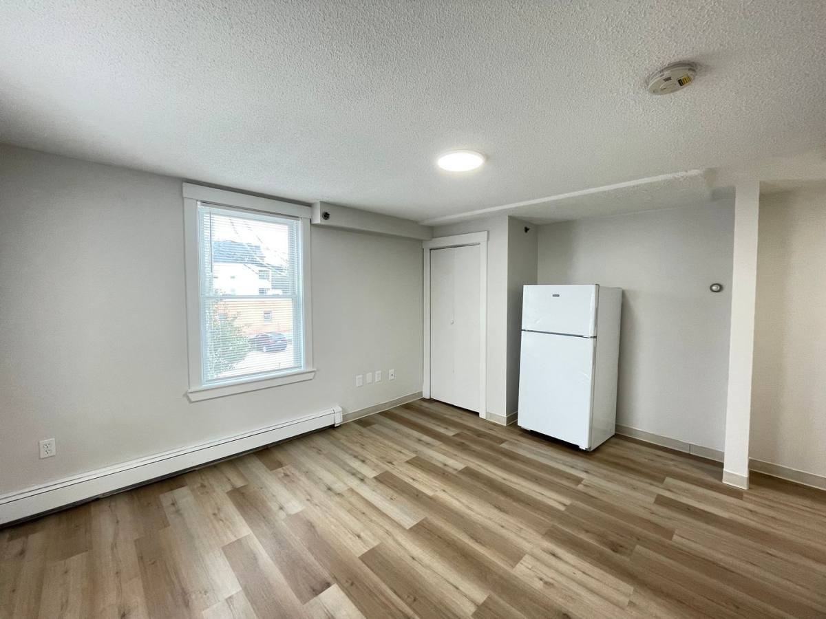 251 Pine St #204 - Photo 5 of 8