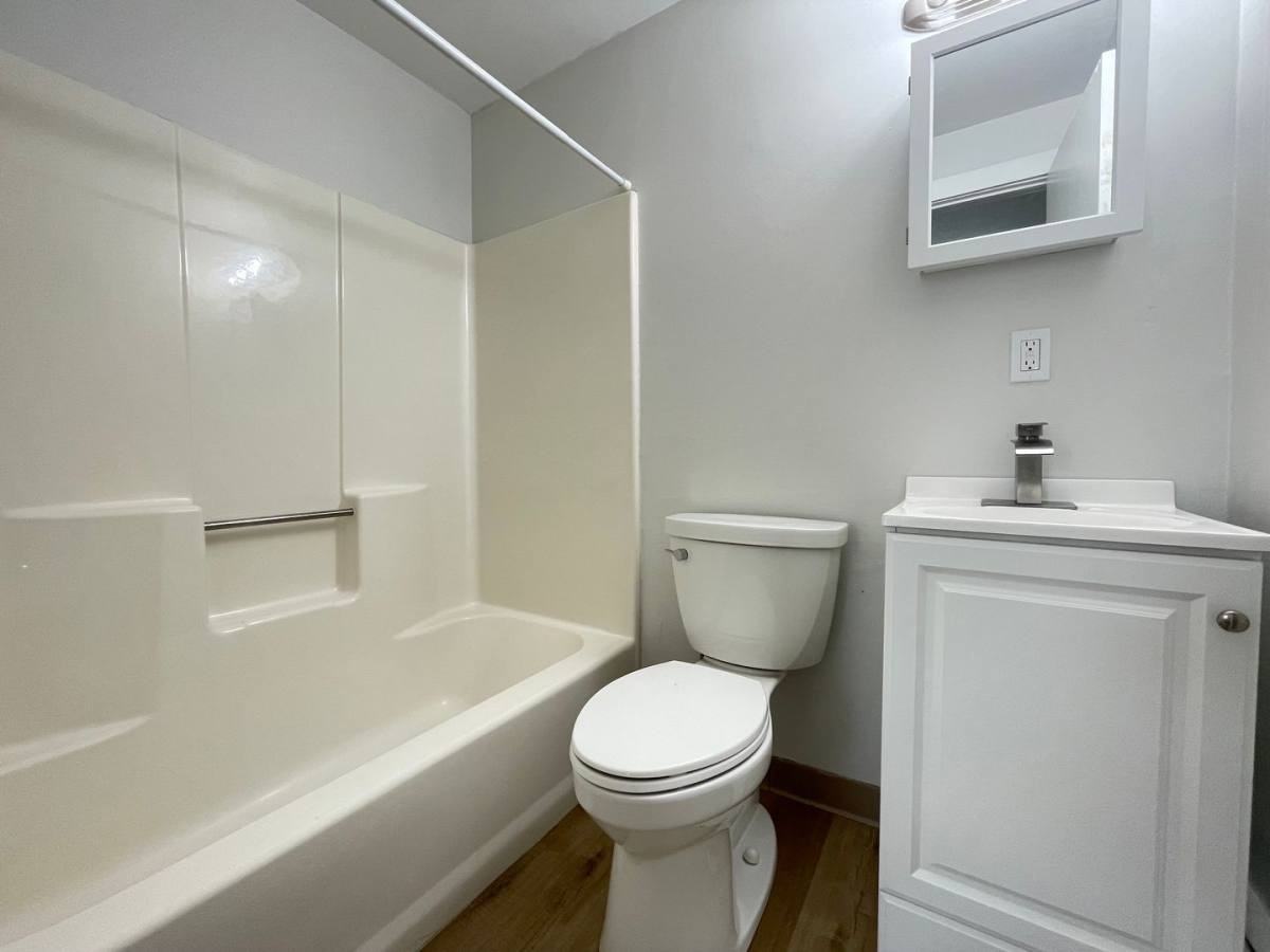 251 Pine St #204 - Photo 6 of 8