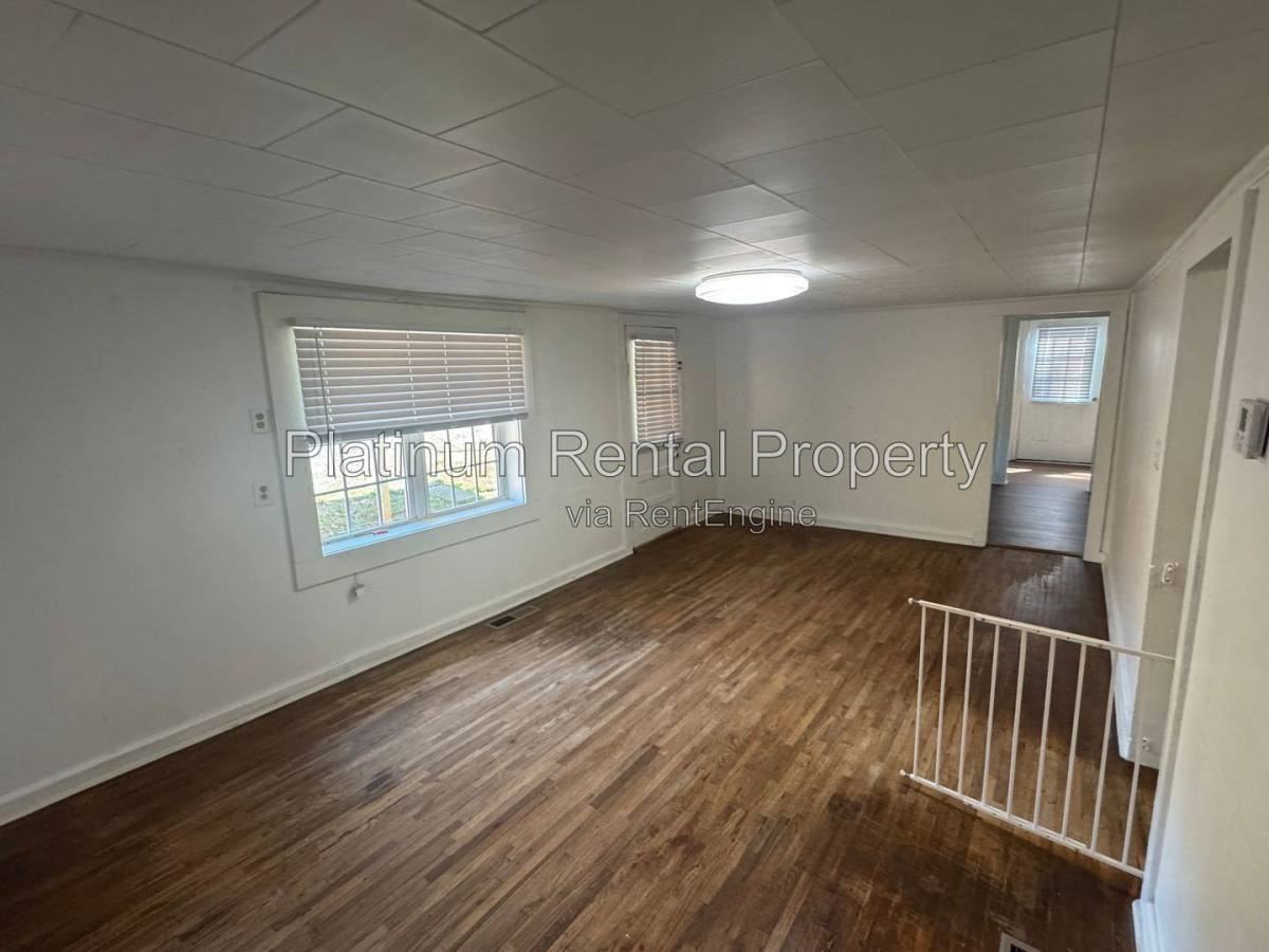 1552 Highway 53 E - Photo 3 of 7