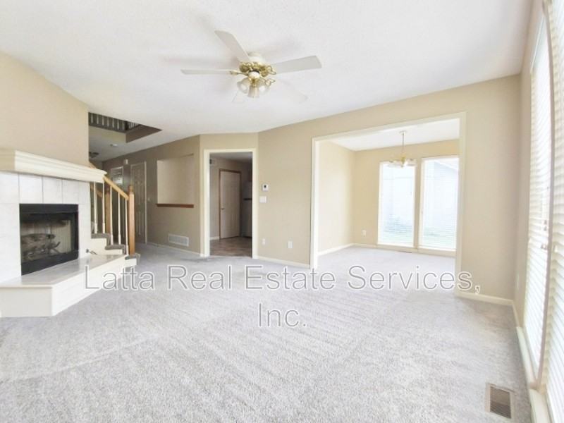 623 Ne Swann Cir - Photo 4 of 16
