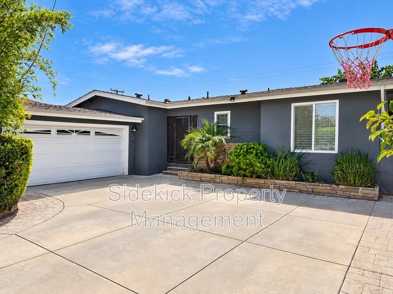 14520 Close St - Photo 2 of 37