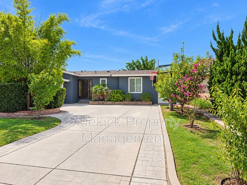 14520 Close St - Photo 3 of 37