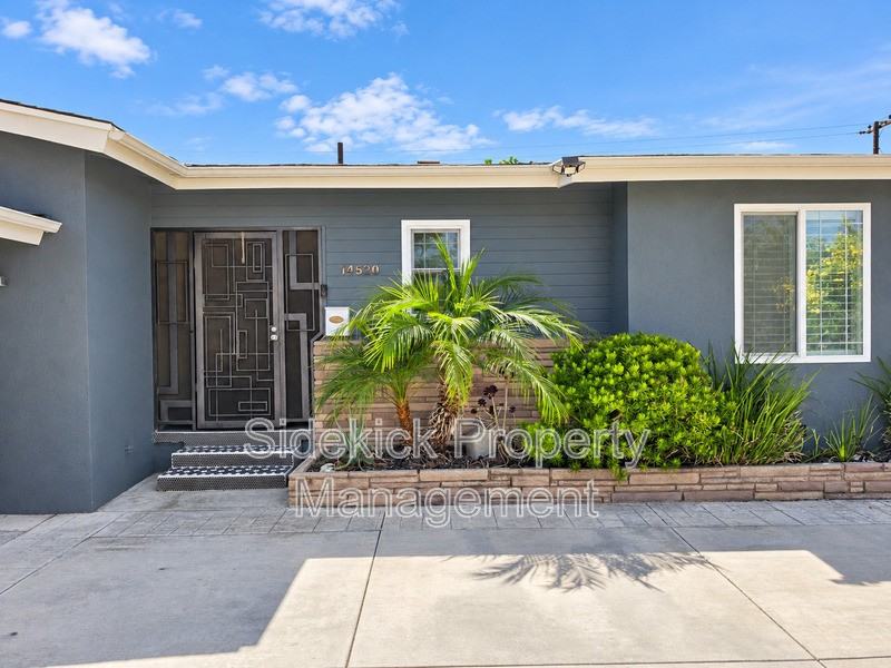 14520 Close St - Photo 5 of 37