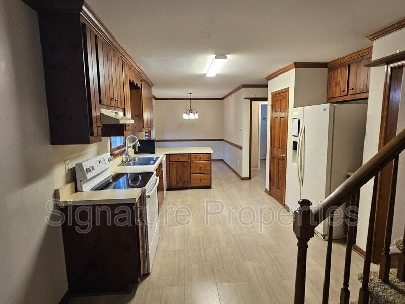 9234 Fair Hill Ct - Photo 4 of 24