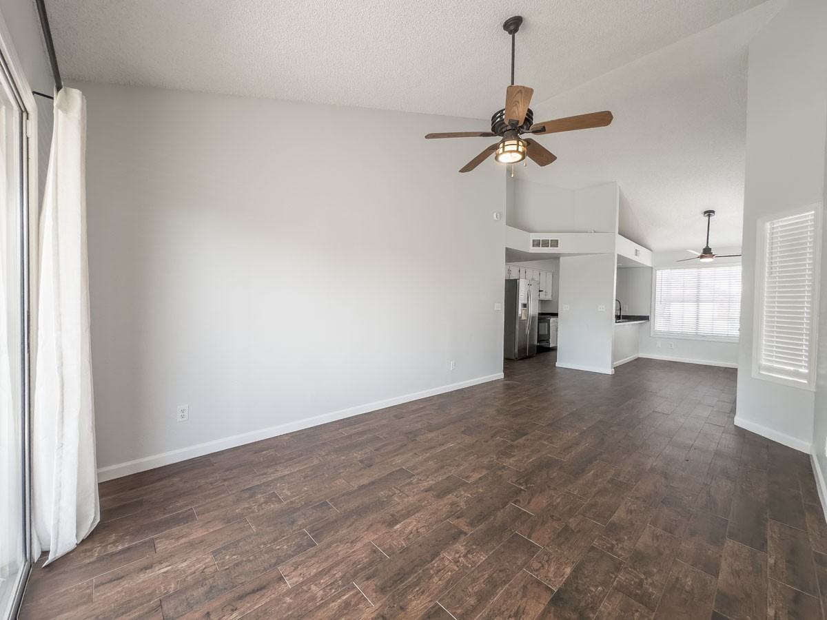 1319 W Straford Dr - Photo 6 of 24