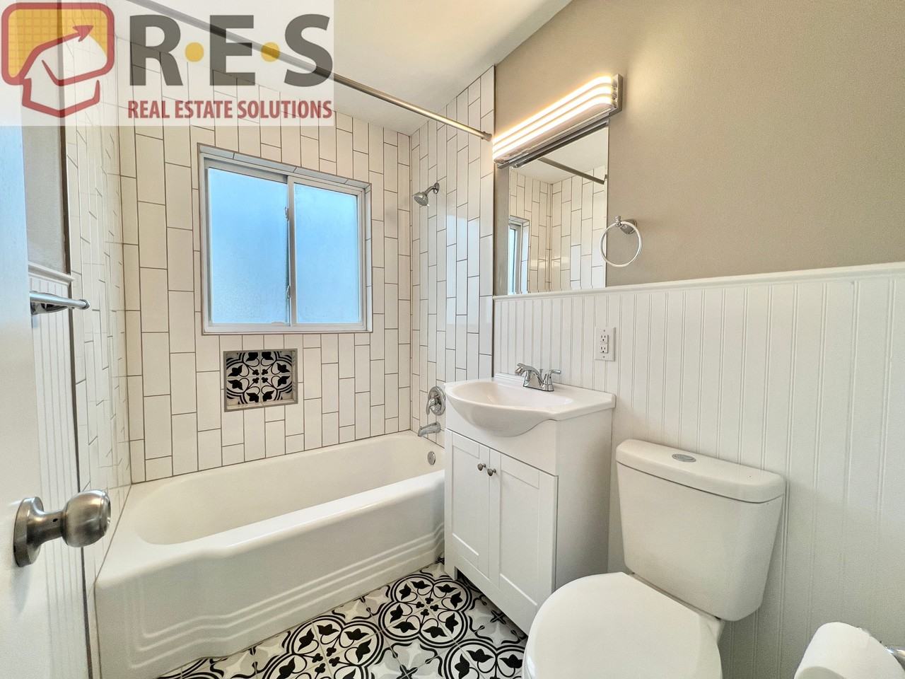 4369 S Logan St - Photo 4 of 17