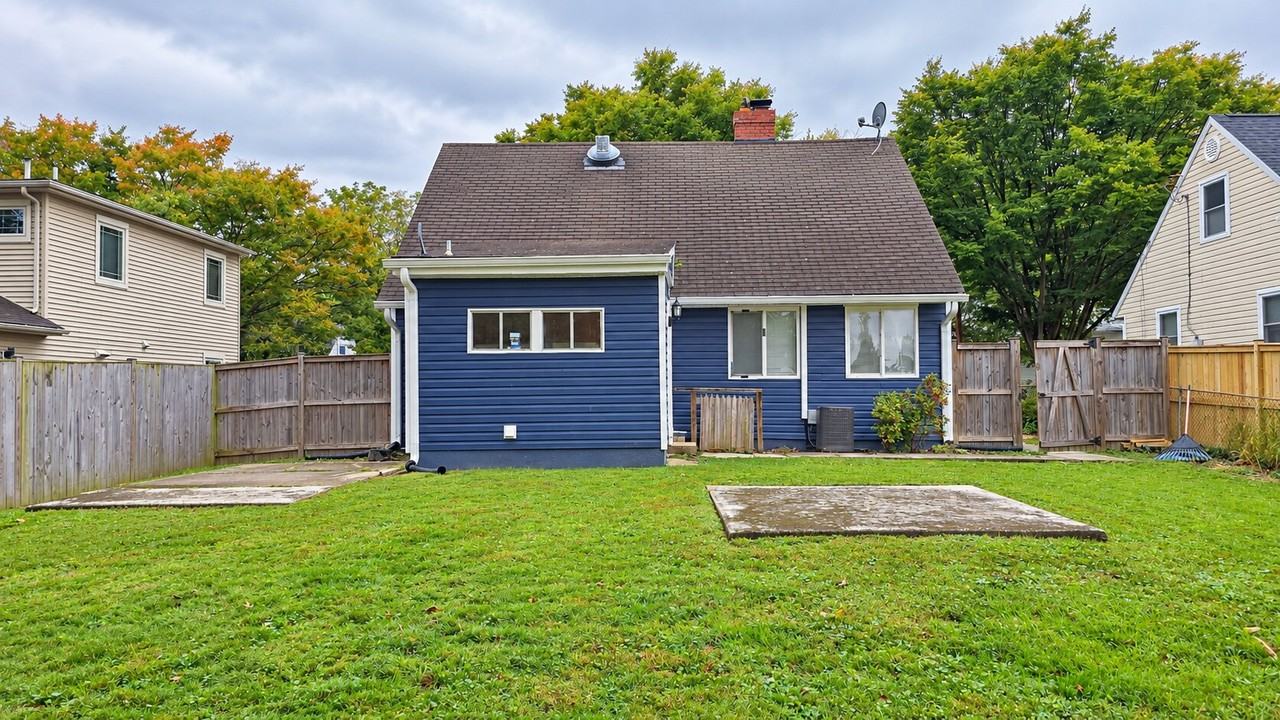 5934 Lemay Rd - Photo 4 of 29