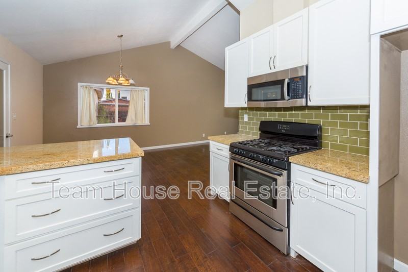 22327 Espuella Dr - Photo 5 of 16