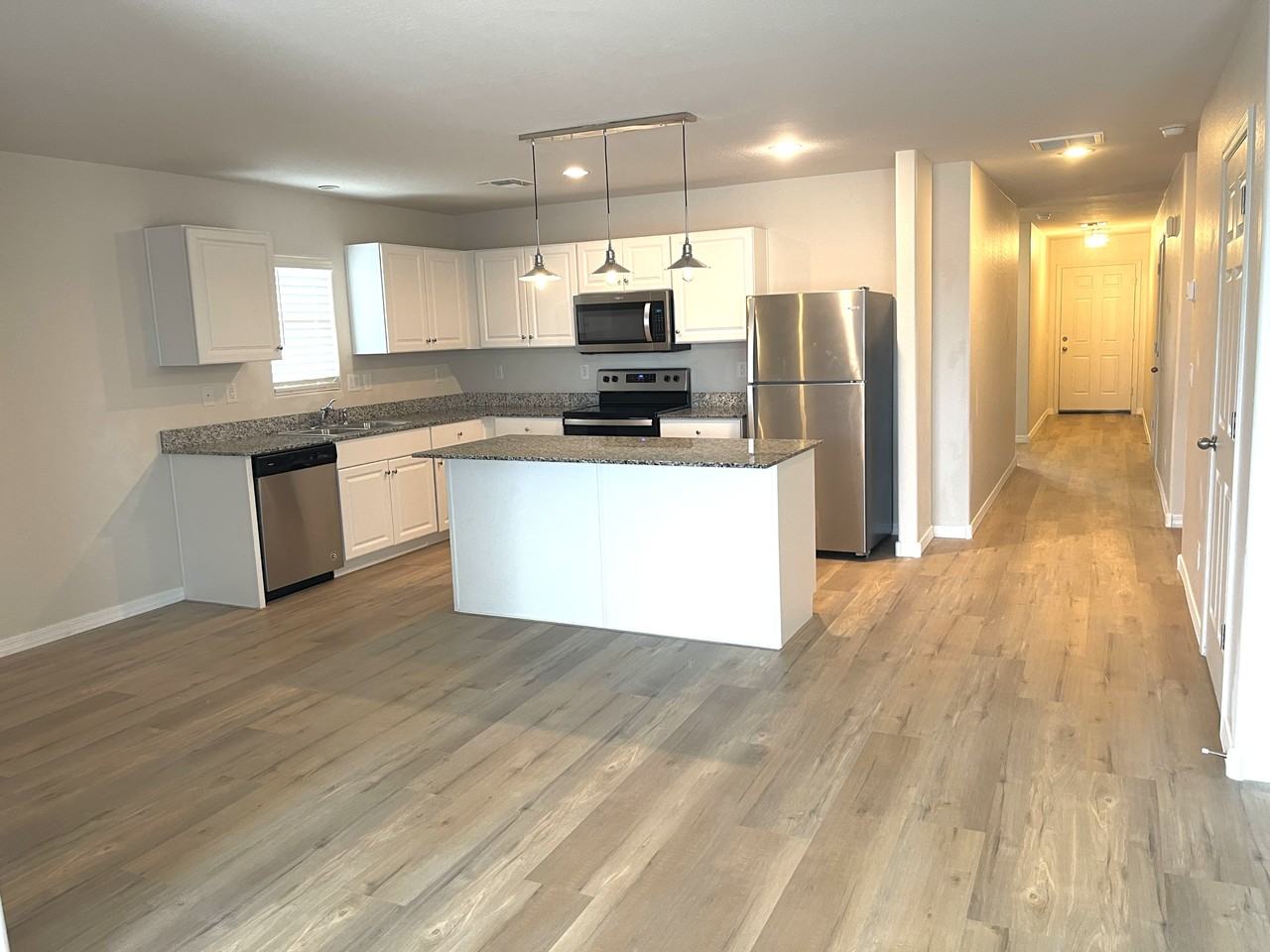 1028 W Nina Dr - Photo 5 of 15
