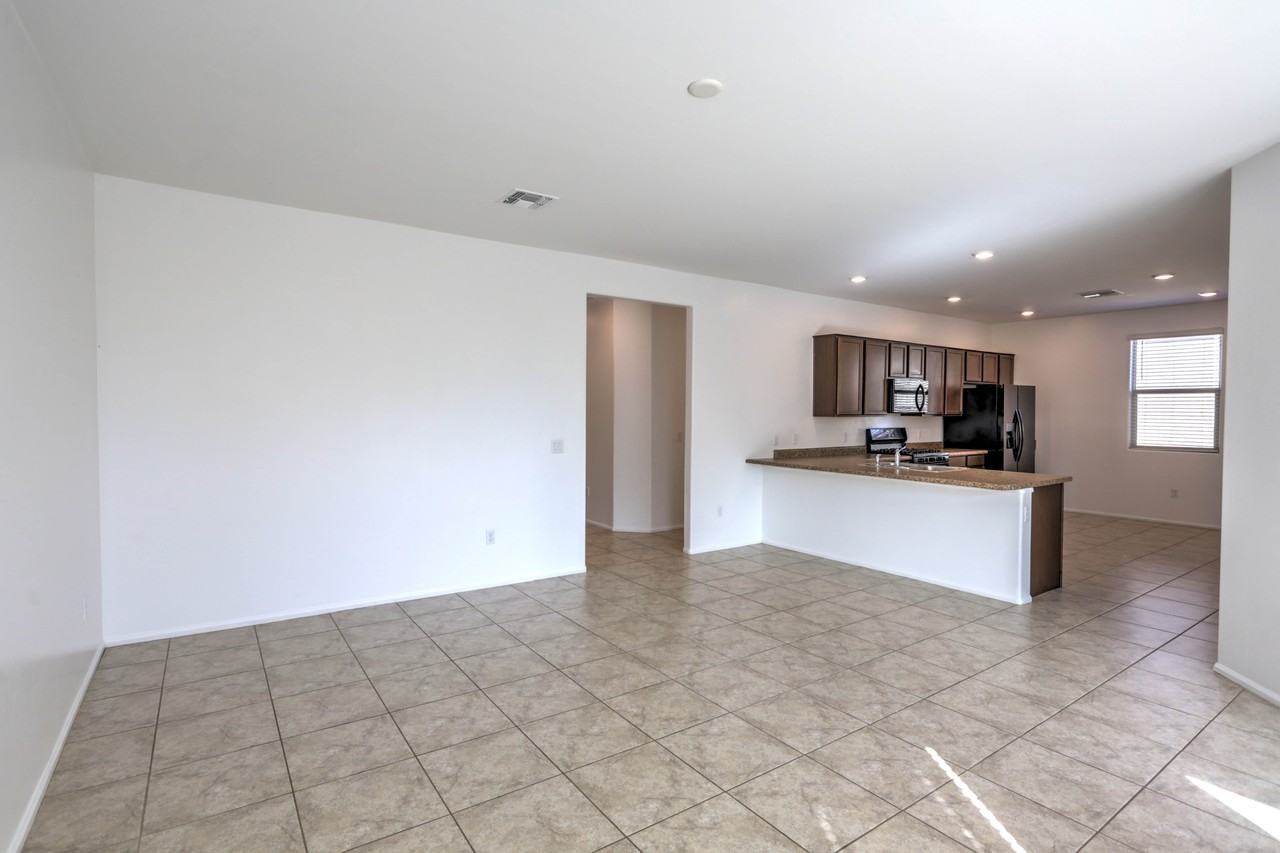 4976 E Scenic Peak Way - Photo 5 of 32