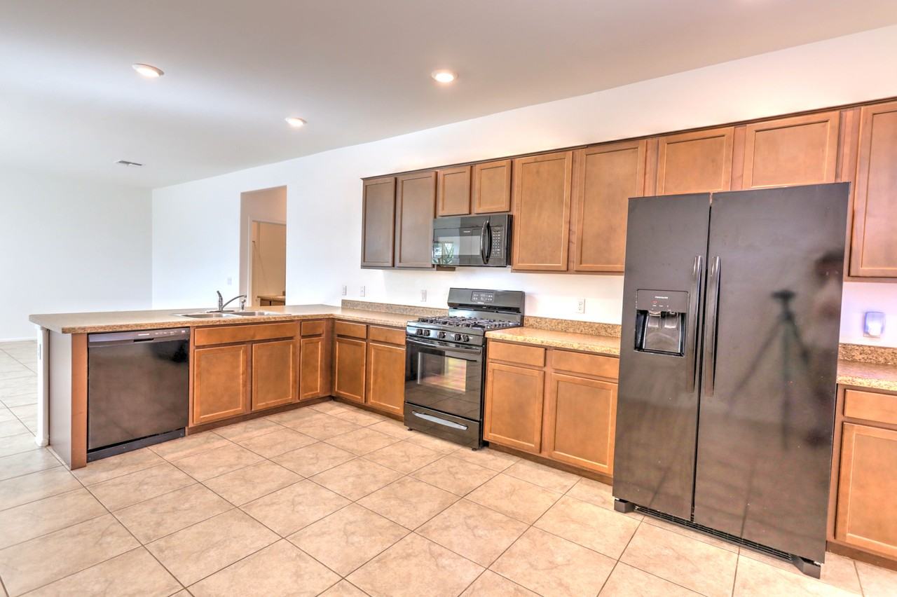 4976 E Scenic Peak Way - Photo 6 of 32