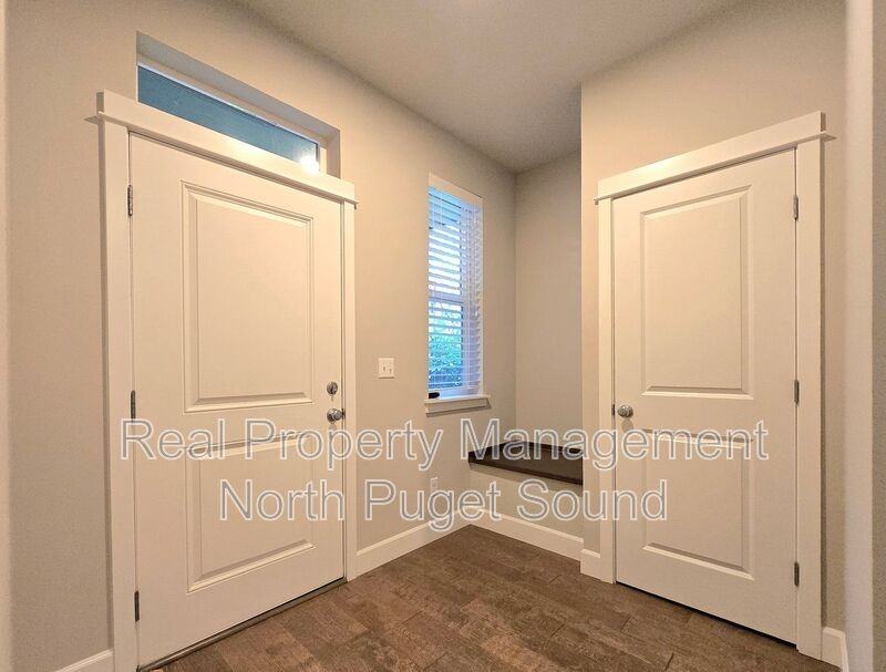 8432 75th St Ne - Photo 3 of 27