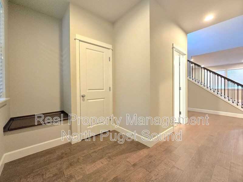 8432 75th St Ne - Photo 4 of 27
