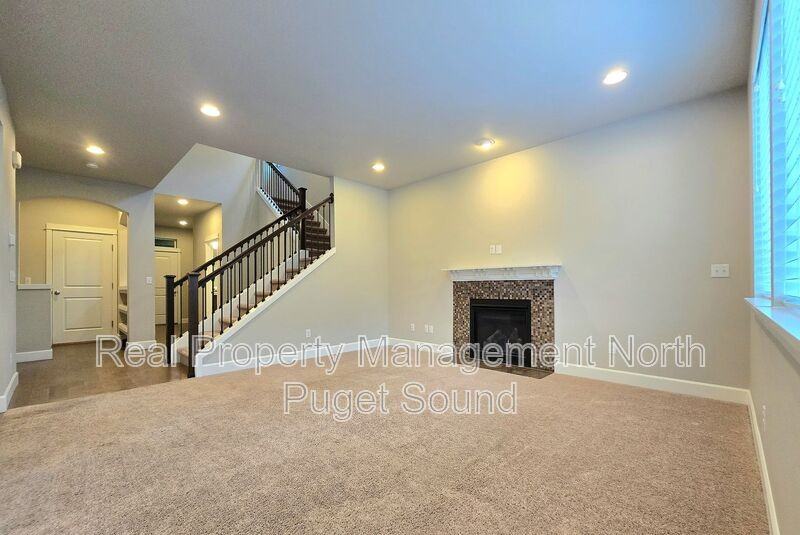8432 75th St Ne - Photo 6 of 27