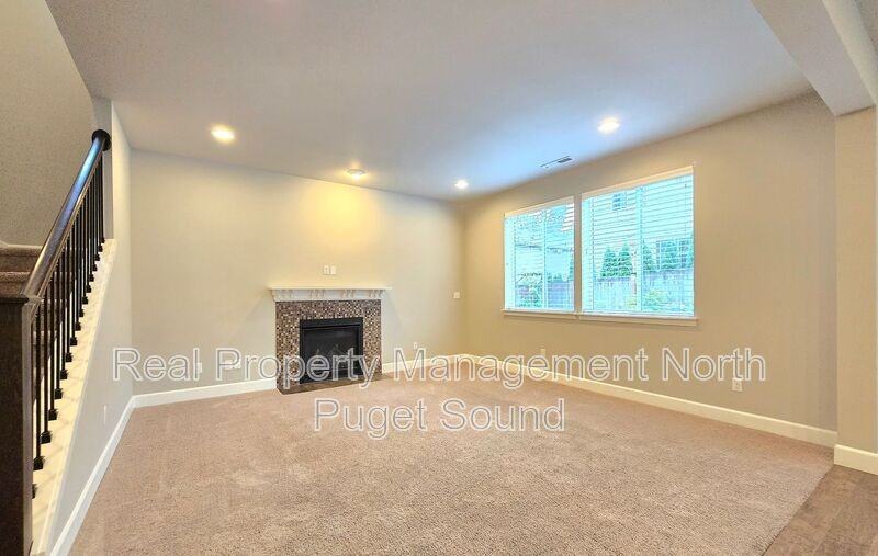 8432 75th St Ne - Photo 7 of 27