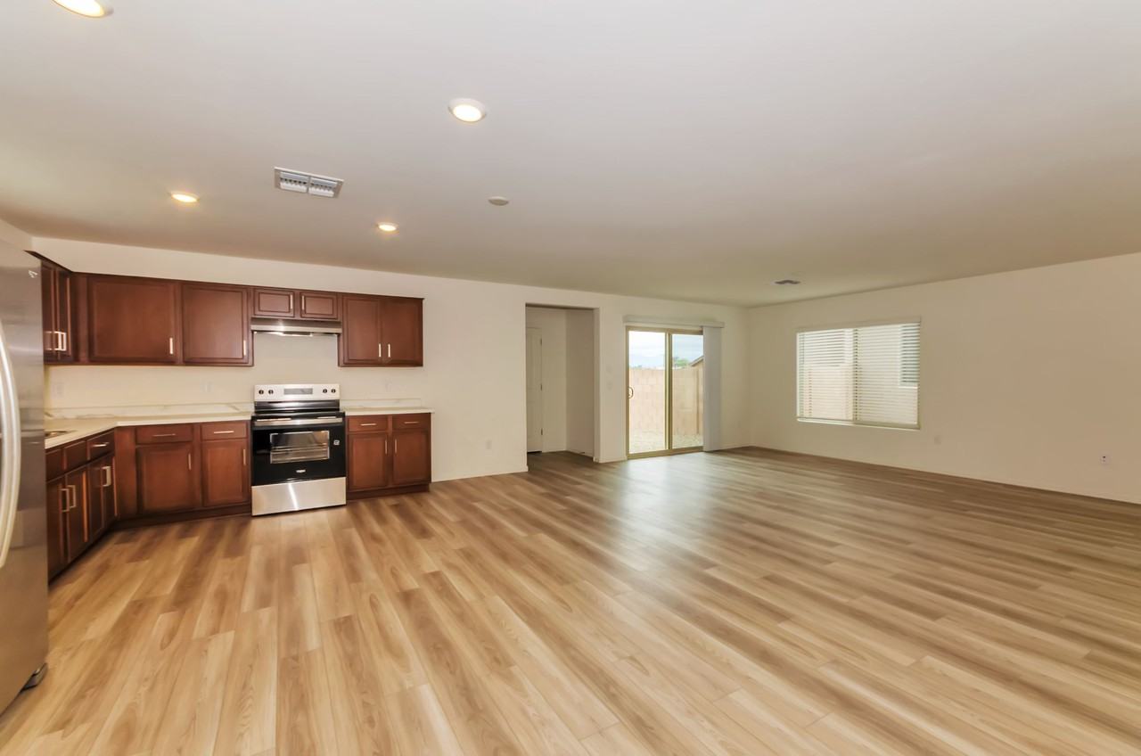 2149 E Supersonic St - Photo 3 of 25