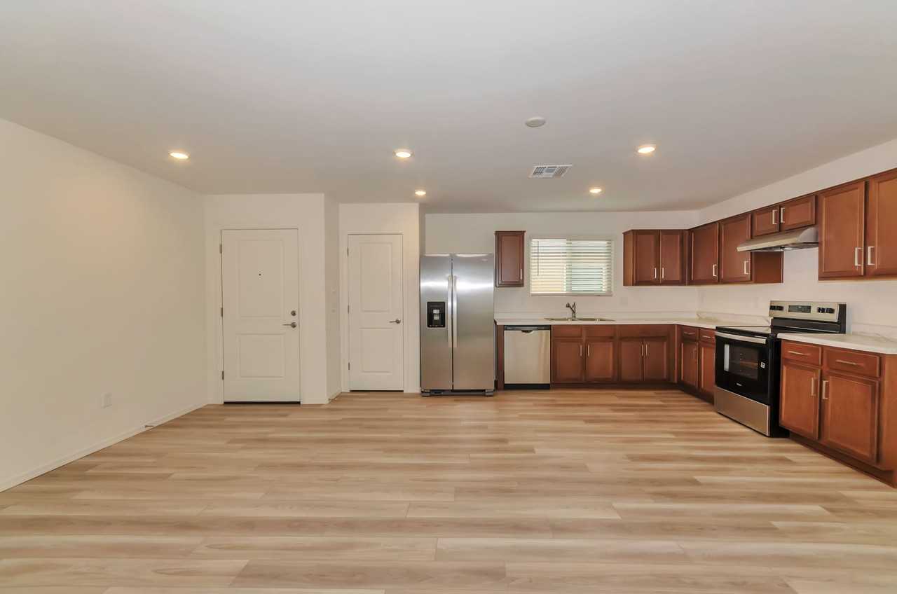 2149 E Supersonic St - Photo 5 of 25
