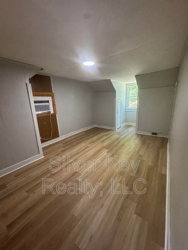 107 Forrest Ave #1 - Photo 3 of 15