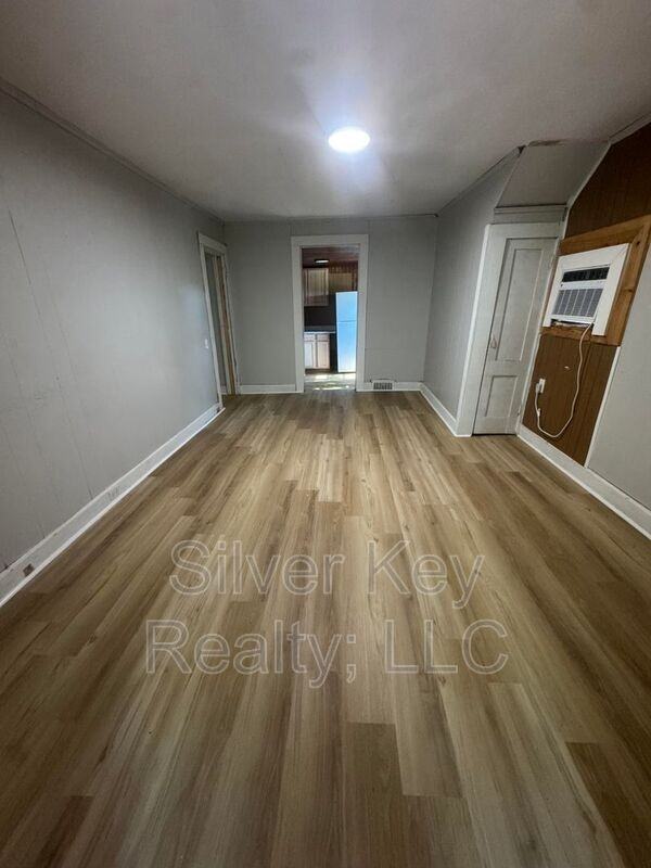 107 Forrest Ave #1 - Photo 5 of 15