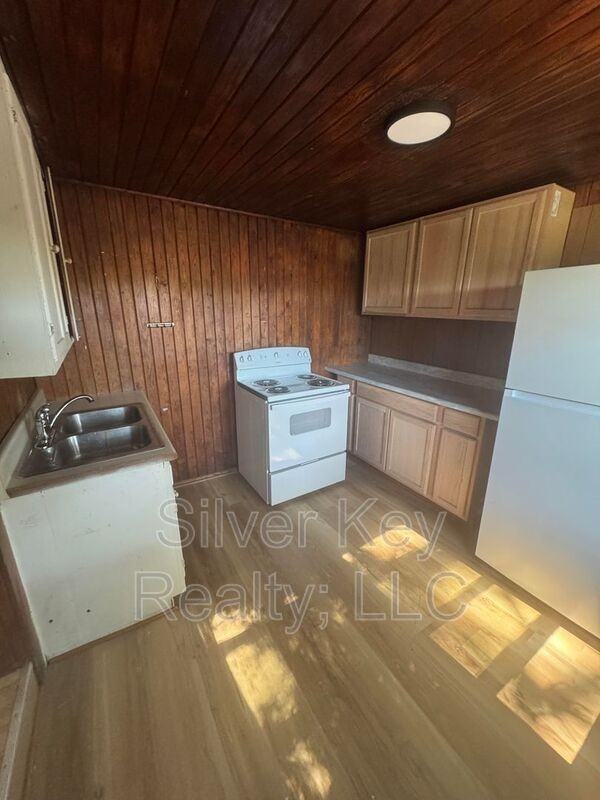 107 Forrest Ave #1 - Photo 6 of 15