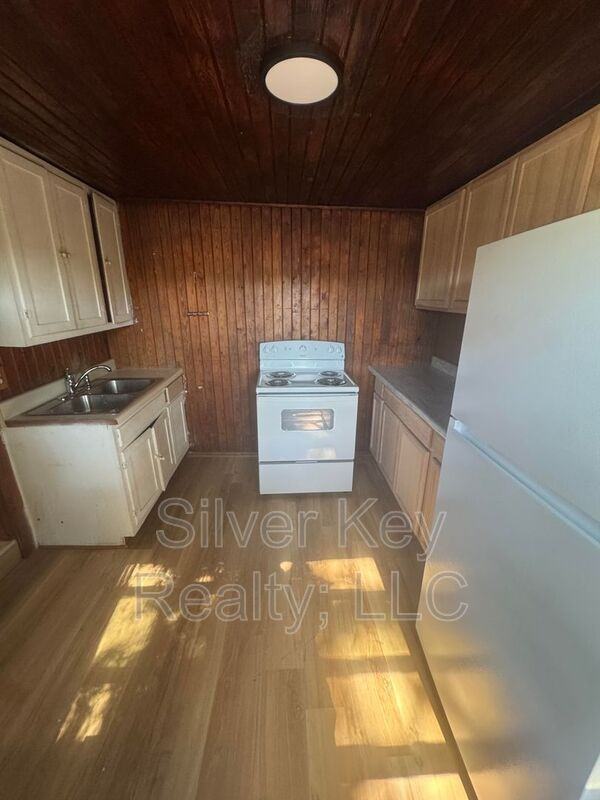 107 Forrest Ave #1 - Photo 7 of 15