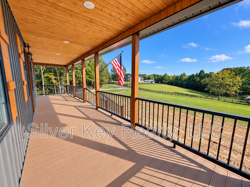 1725 Reed Rd - Photo 5 of 33