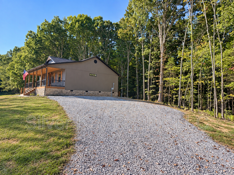 1725 Reed Rd - Photo 7 of 33