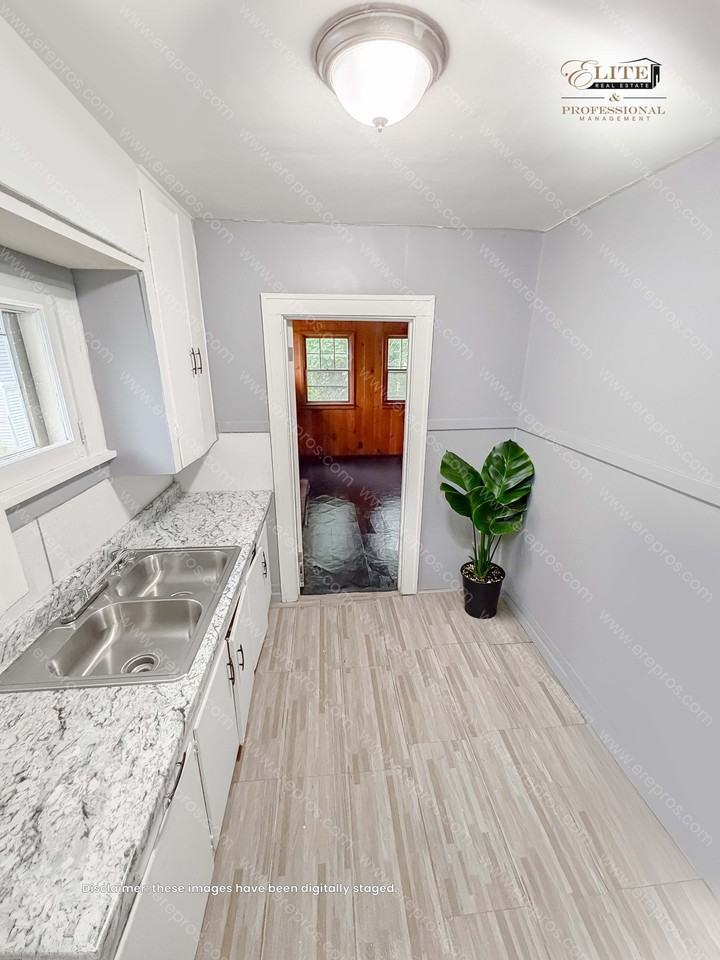 1521 Begole St - Photo 3 of 11