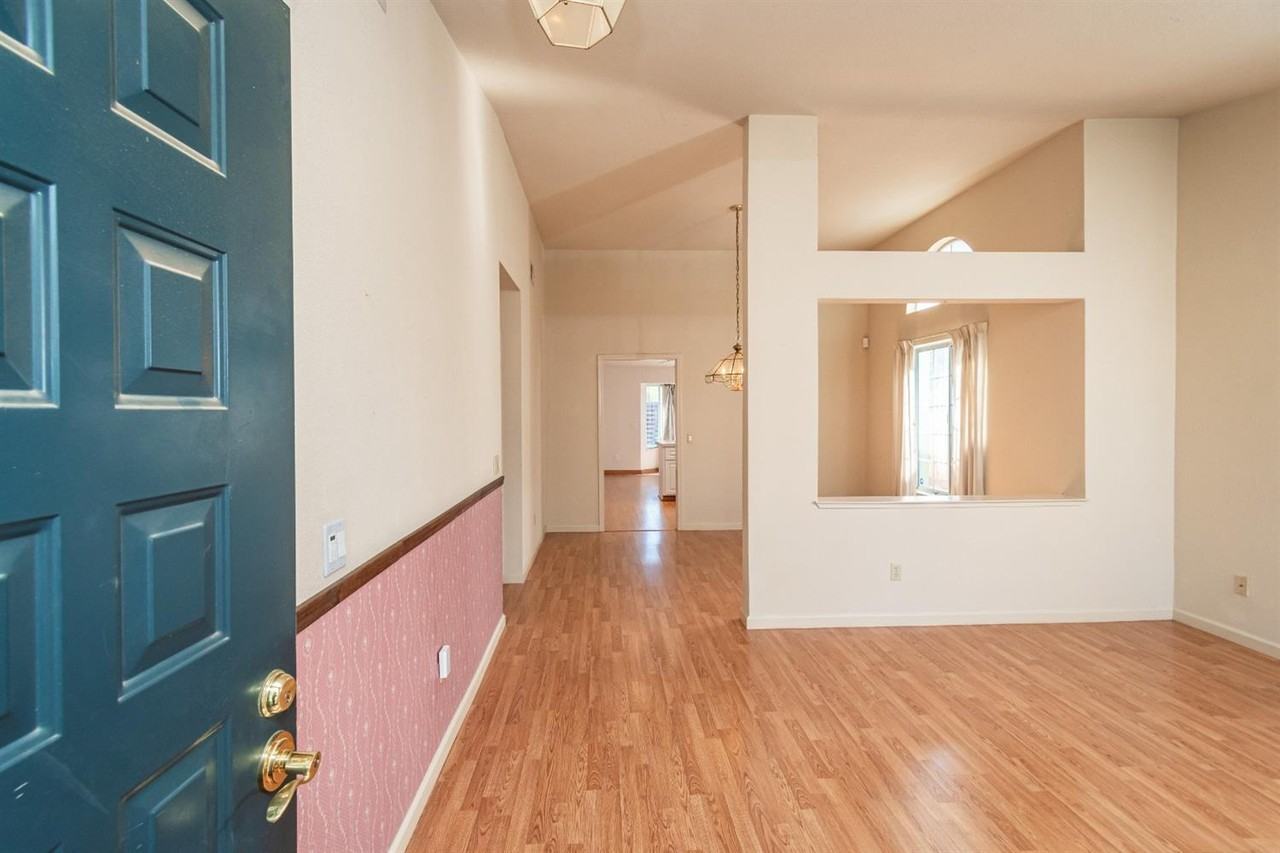 1415 New England Dr - Photo 2 of 26