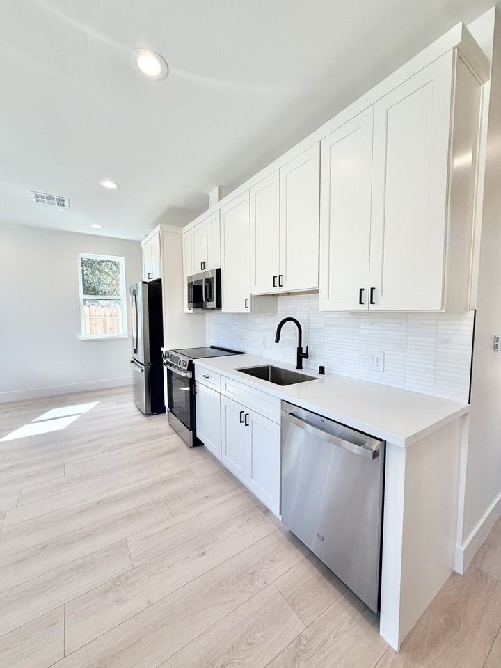 212 Keehner Ave #A - Photo 5 of 19