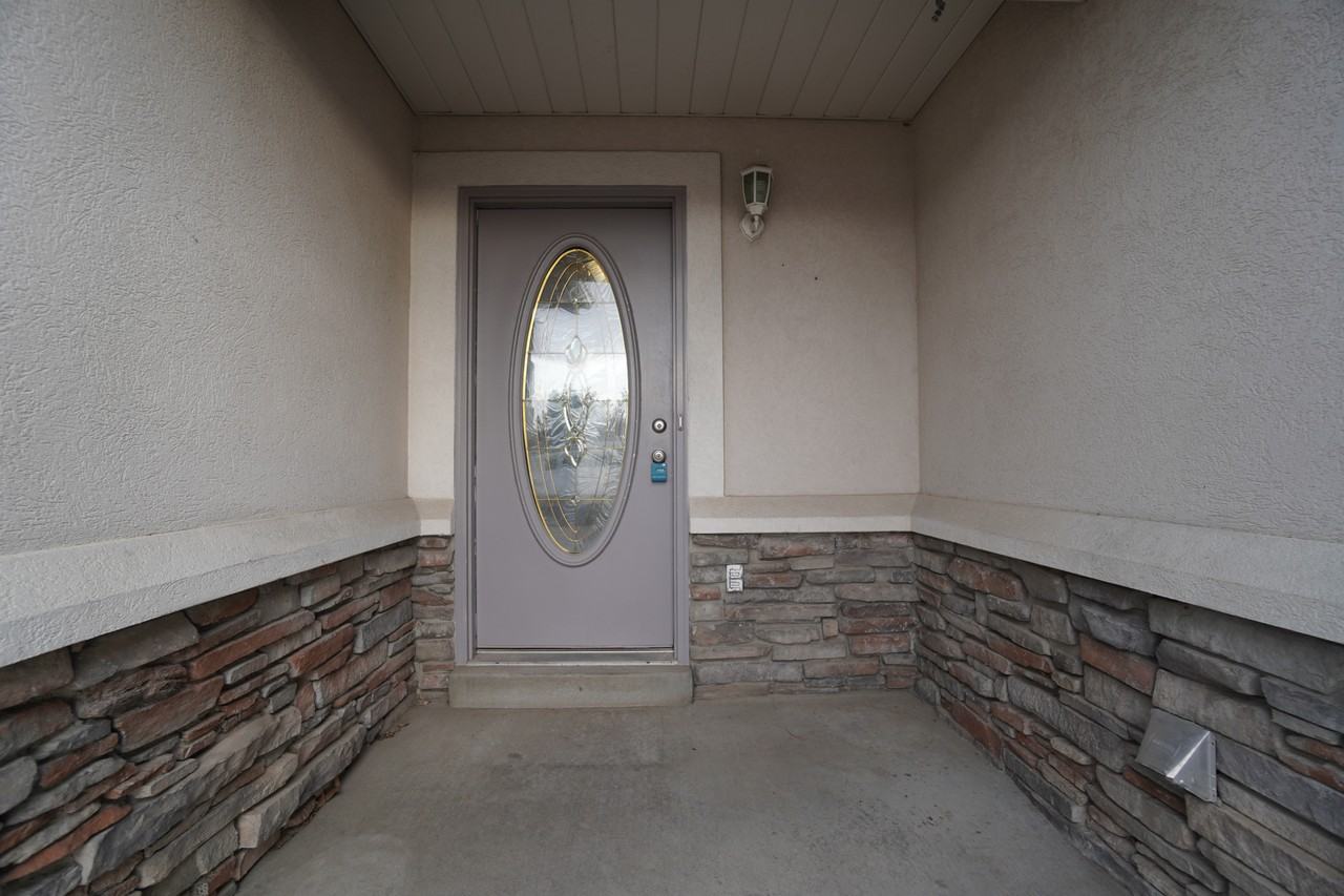 2079 Se - Photo 3 of 37
