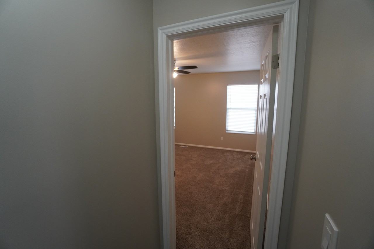 2079 Se - Photo 6 of 37