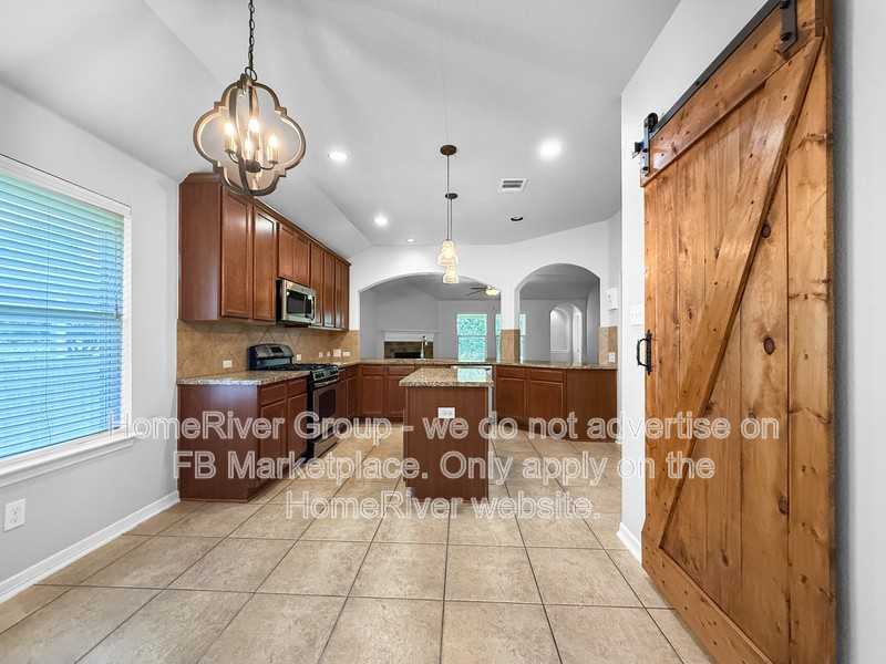 4235 Fairmeadow Dr - Photo 4 of 19