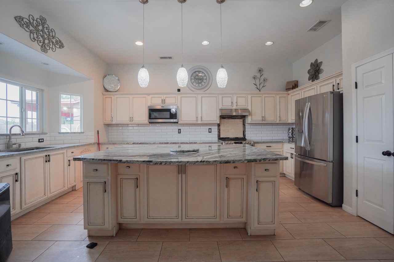 5137 W Grenadine Rd - Photo 6 of 40