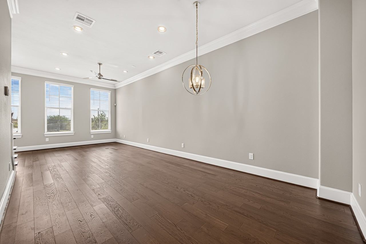 9656 Knight Rd - Photo 6 of 37