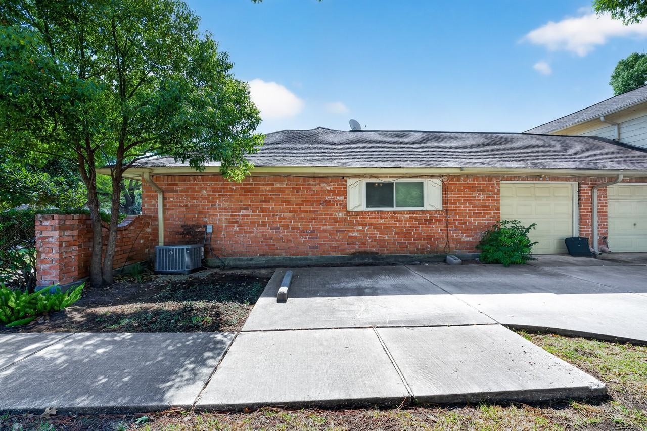 17104 Blackhawk Blvd - Photo 4 of 35