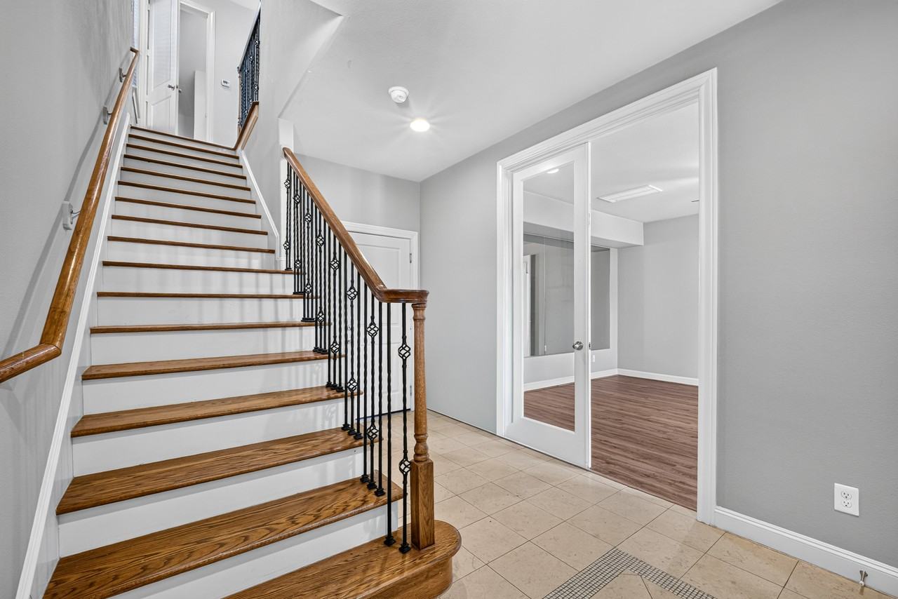 5617 Kiam St - Photo 4 of 50