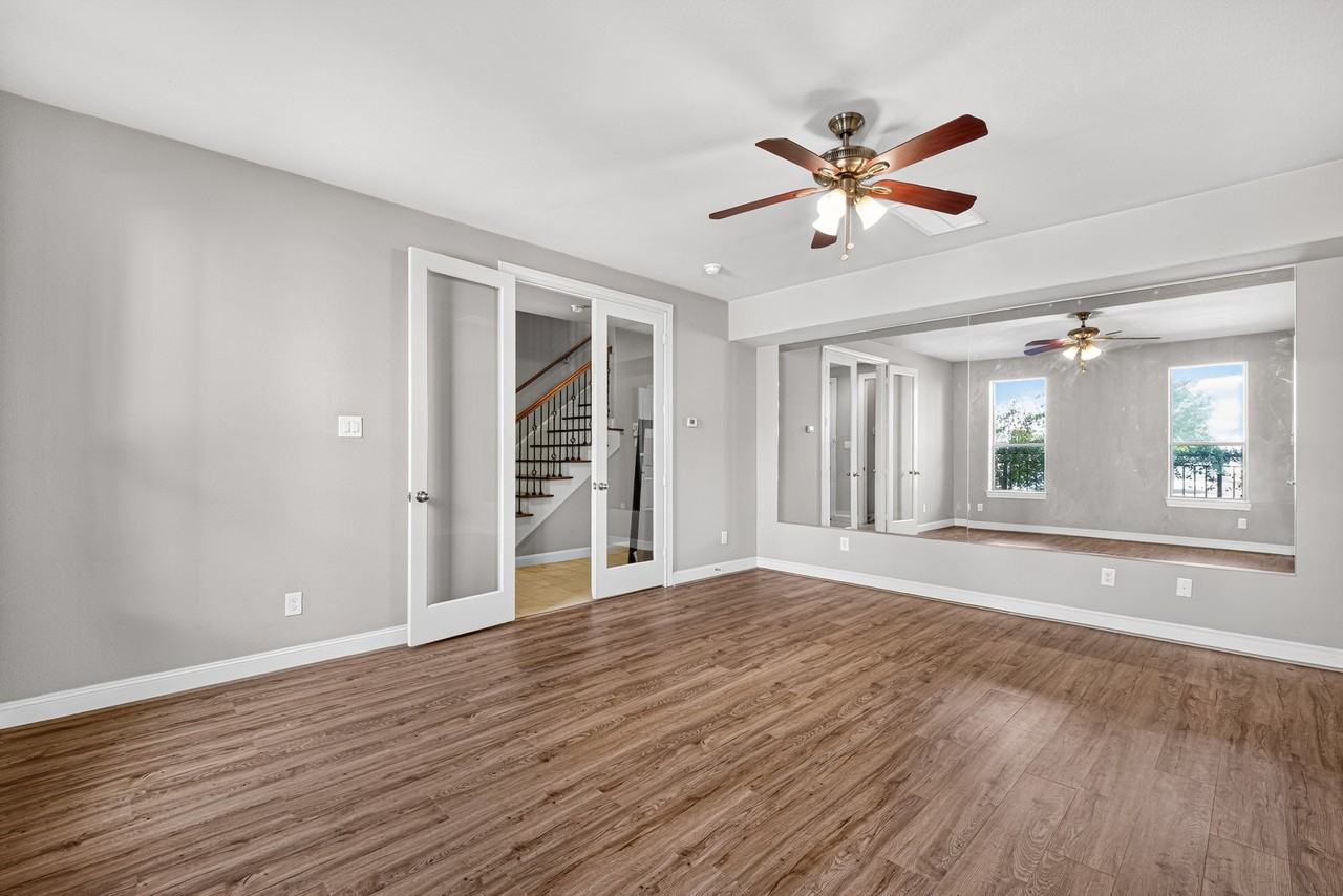 5617 Kiam St - Photo 5 of 50