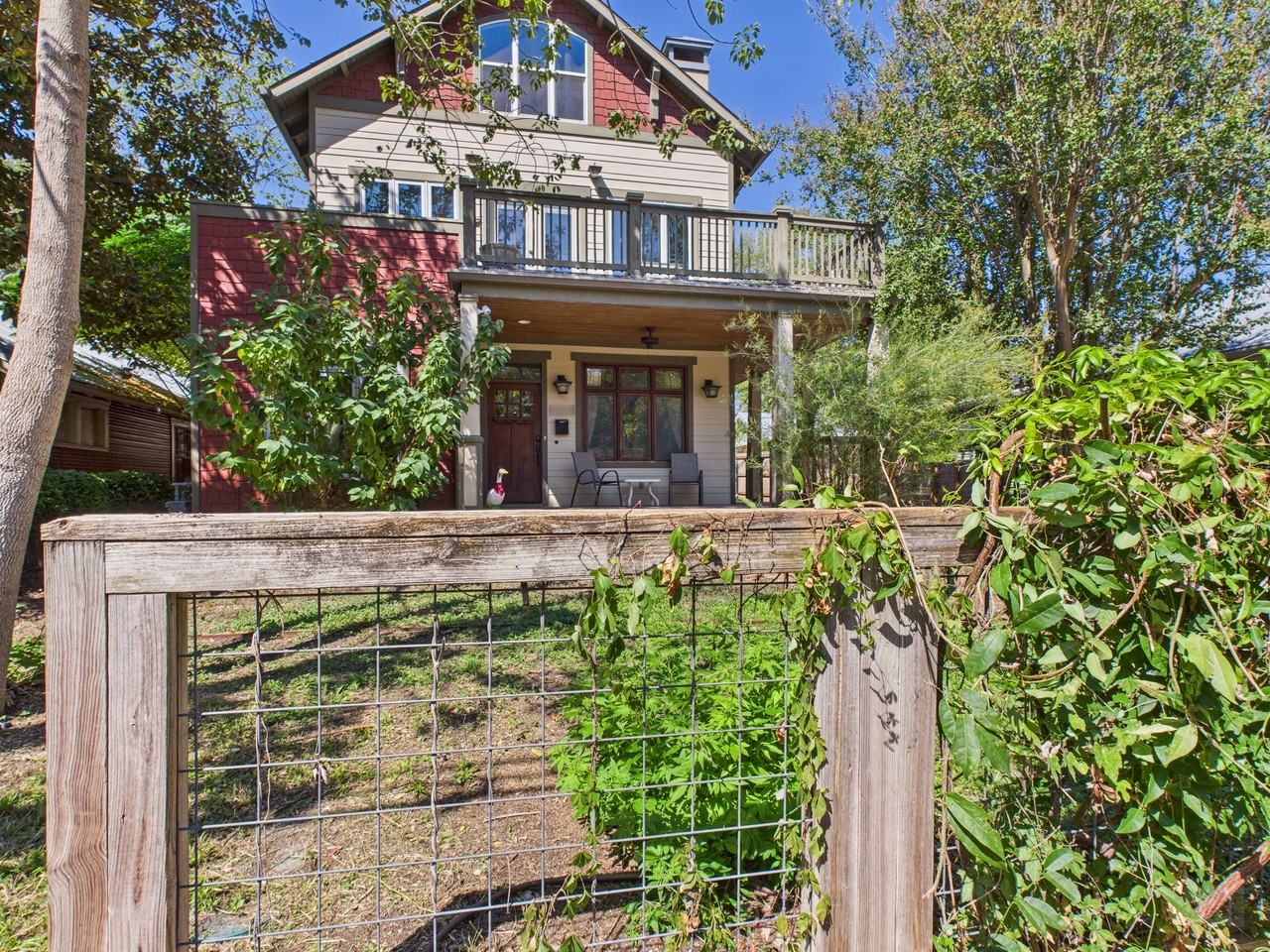 4604 Avenue H - Photo 2 of 50