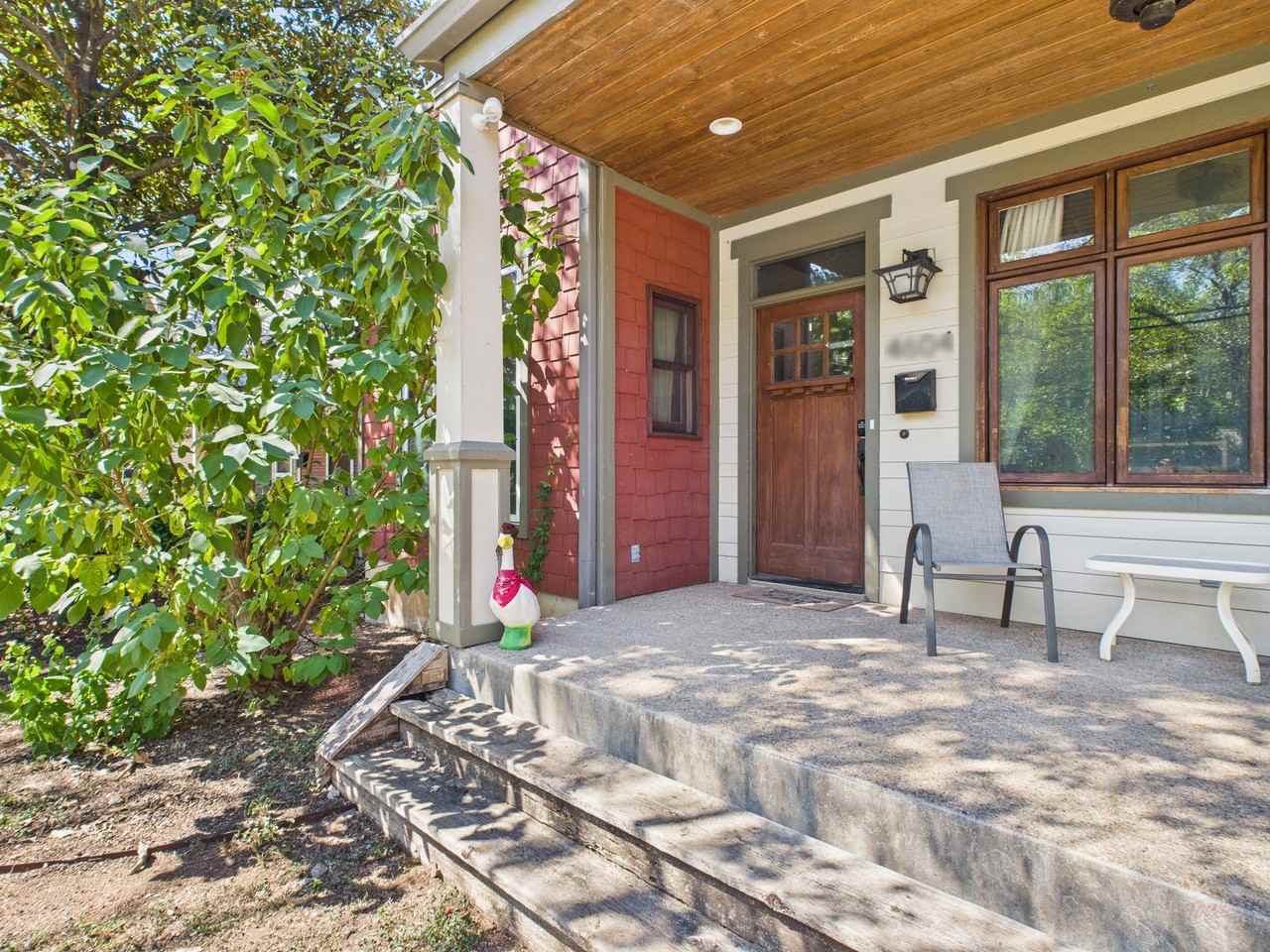4604 Avenue H - Photo 4 of 50