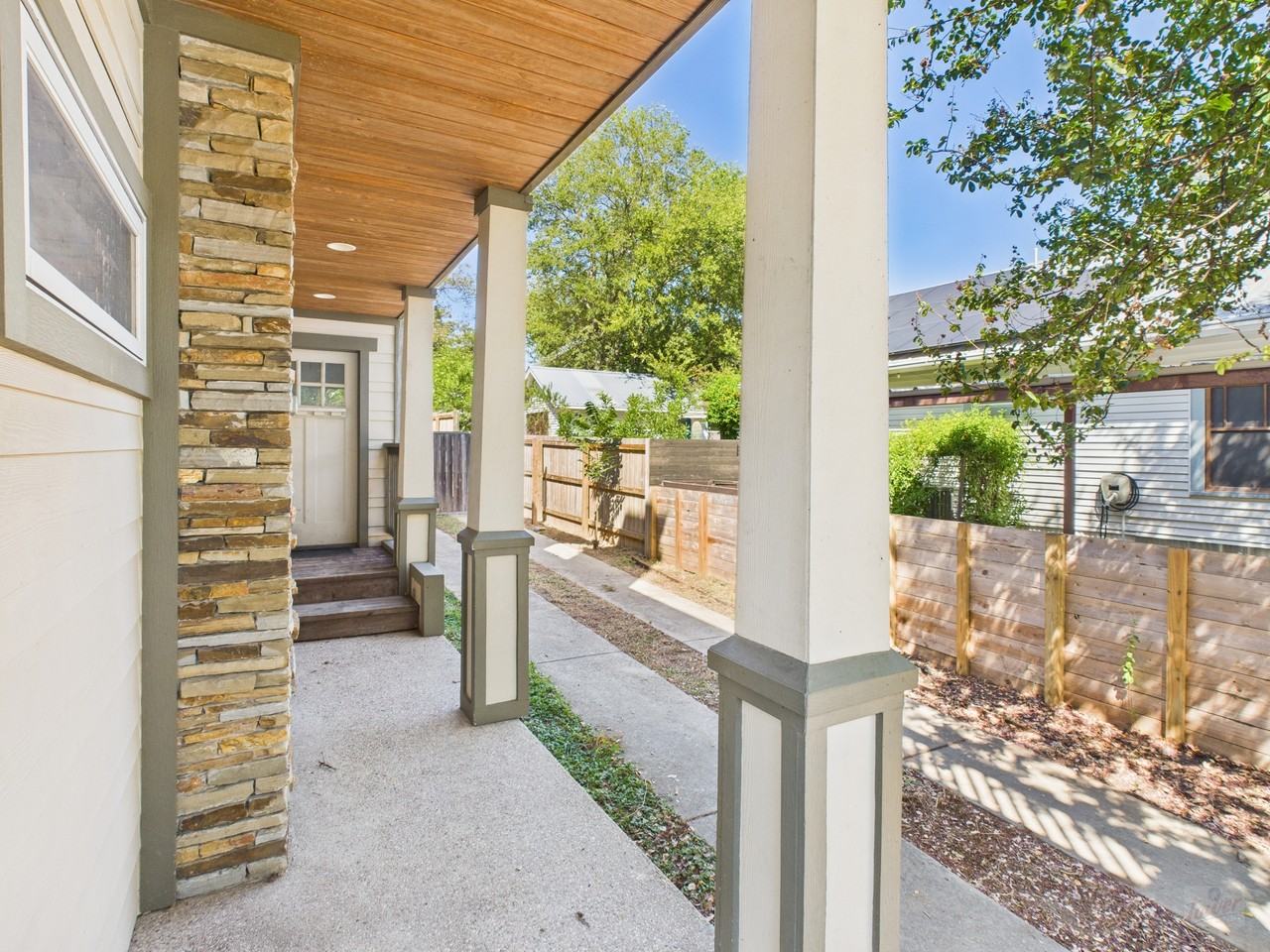 4604 Avenue H - Photo 6 of 50