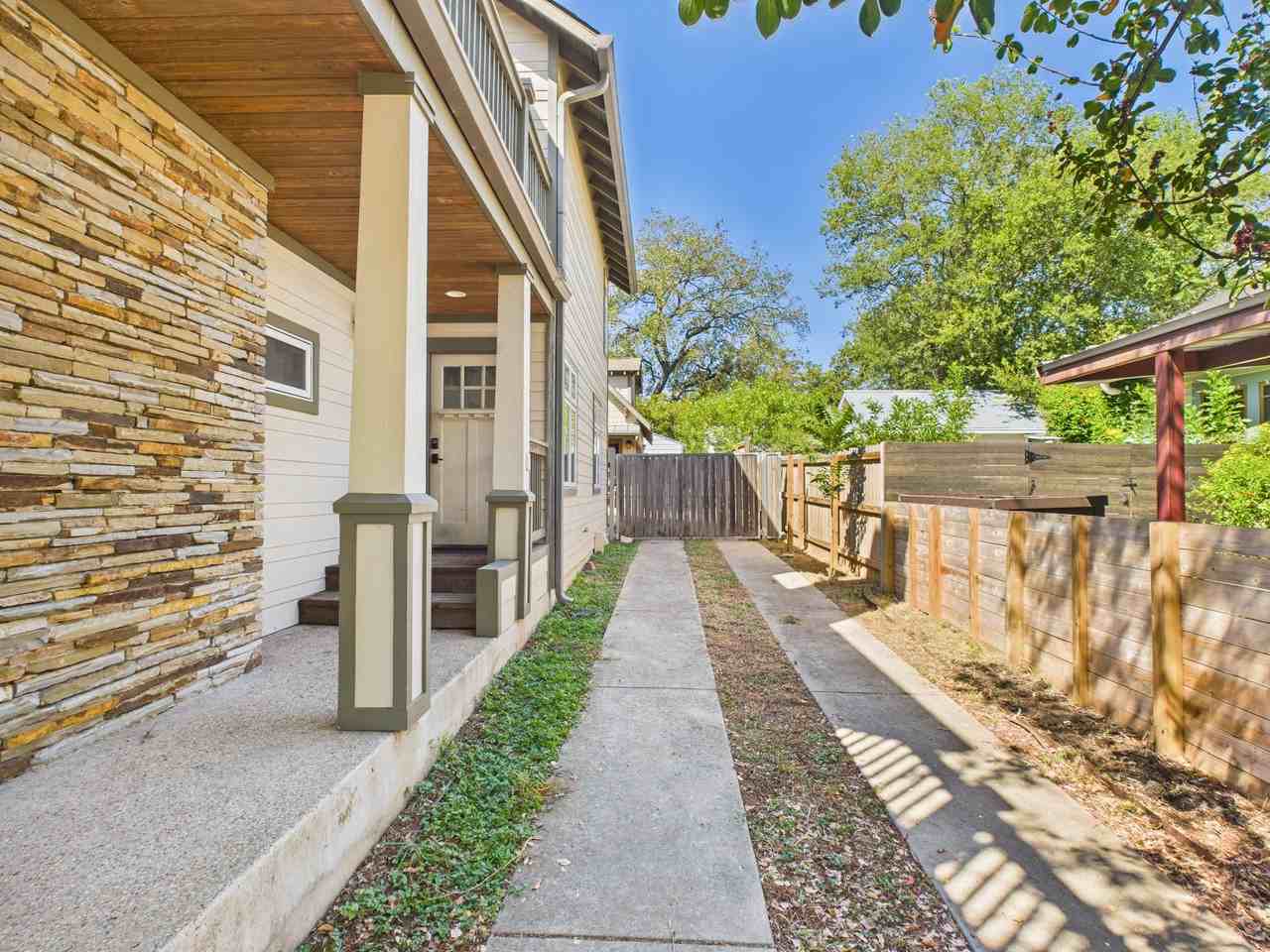 4604 Avenue H - Photo 7 of 50