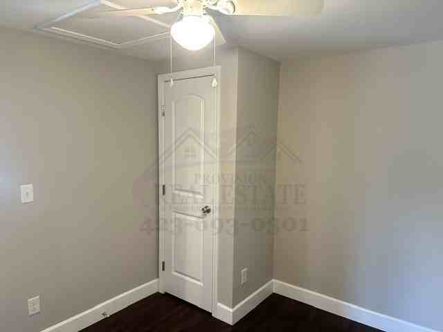 860 Berry St Ne - Photo 6 of 9