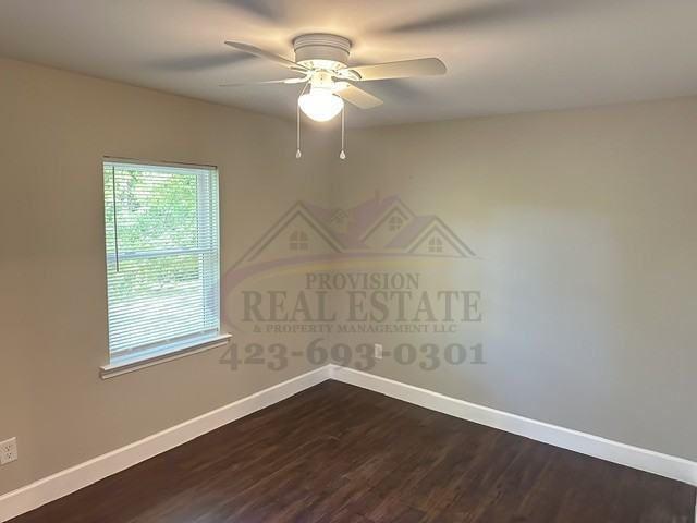 860 Berry St Ne - Photo 7 of 9
