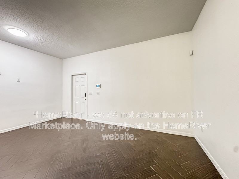 4208 Fennwood Ct - Photo 3 of 18