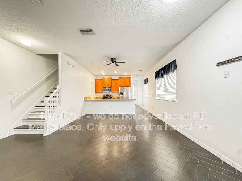 4208 Fennwood Ct - Photo 4 of 18